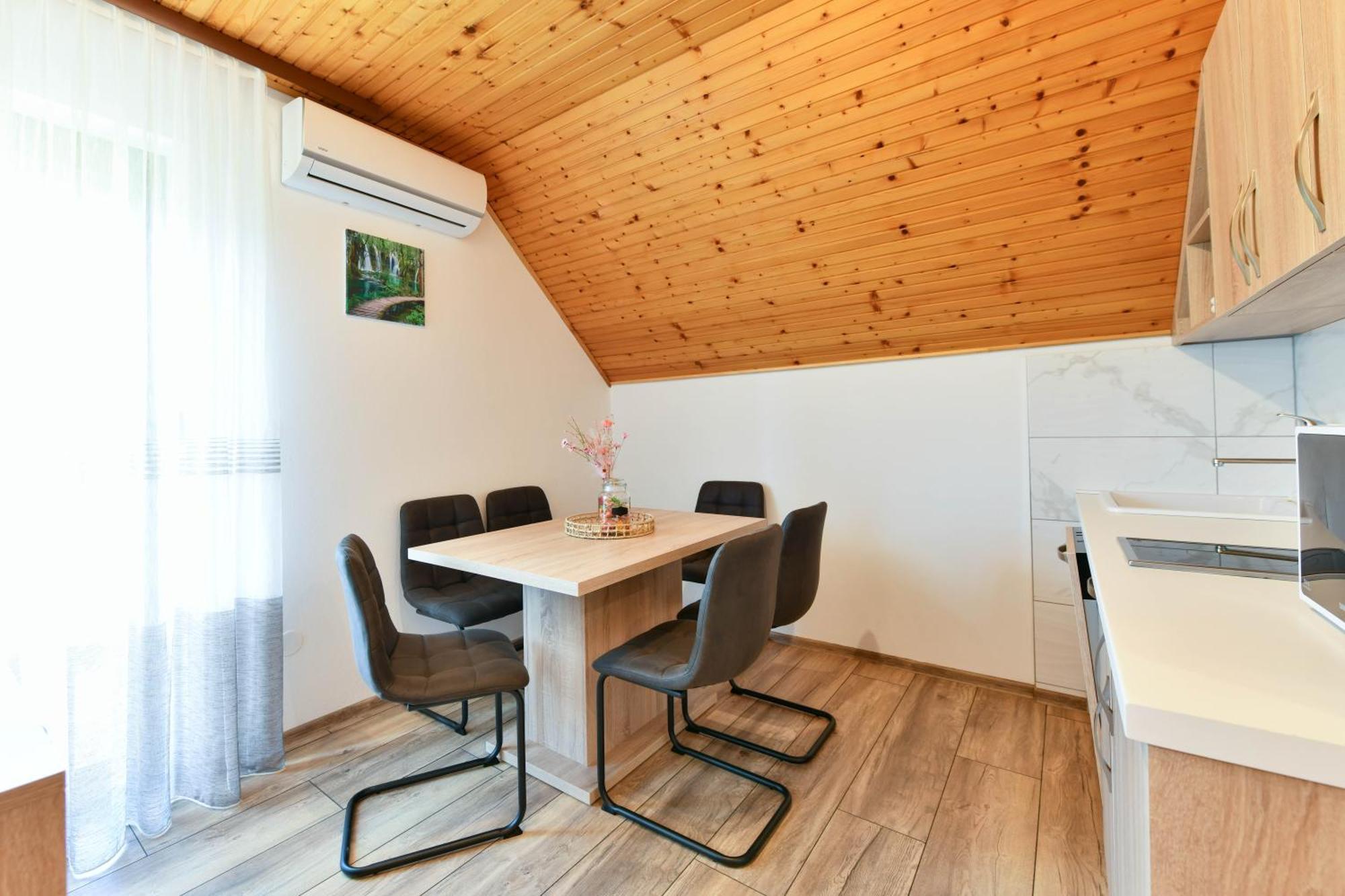 Apartment & Rooms Luketic Rastovača Eksteriør billede